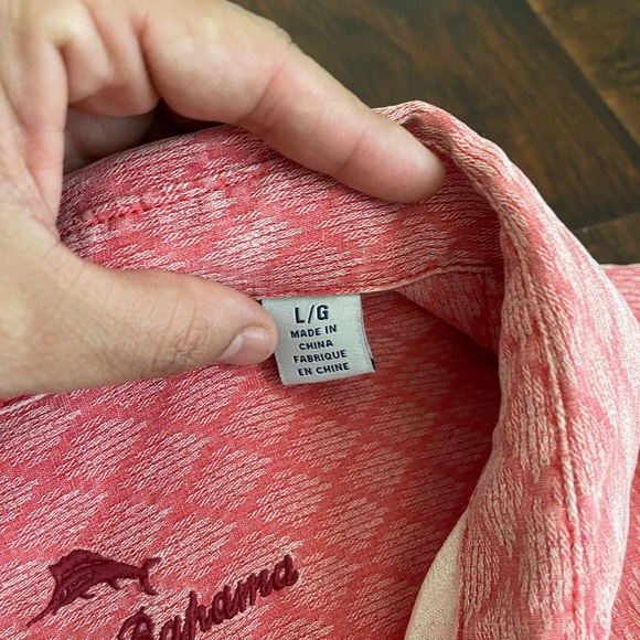 Tommy Bahama 100% Silk Pink/Red Geometric Casual Shirt - Picture 4 of 9